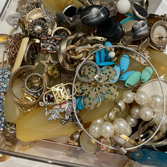 Total 3.11 Lb (Including glass Jar) Jewelry Scraps mixed pcs Mystery Lot 📿 - Picture 15 of 17